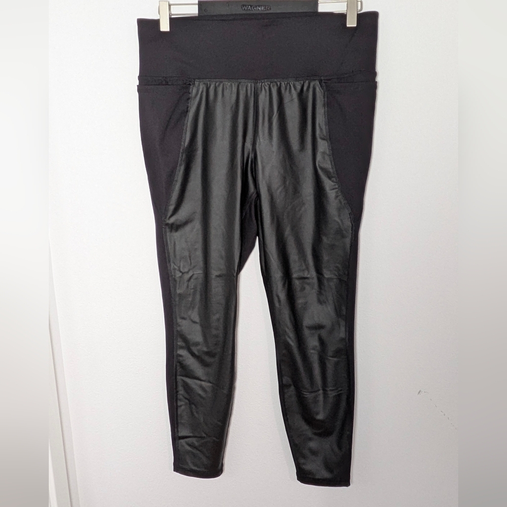 Livi Lane Bryant 14/16 Legging Black Faux Leather 7/8 Length Pants Pull On